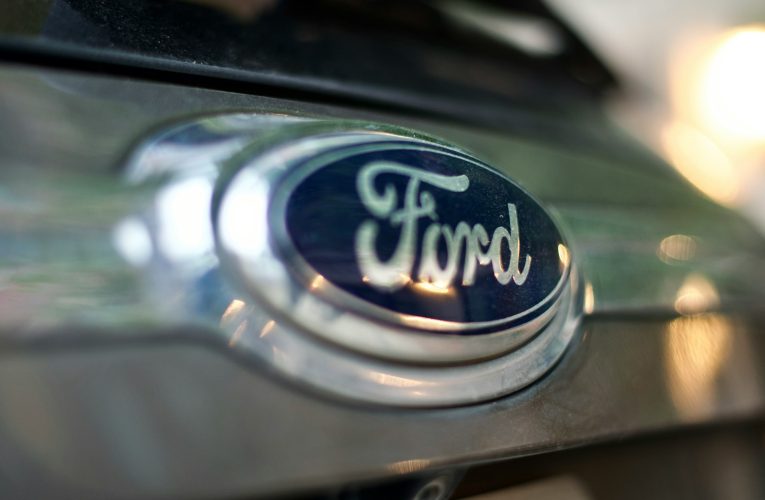 Ações da Ford sobem com investimento de US$ 2 bilhões em elétricos e ofertas para a Maverick 2025