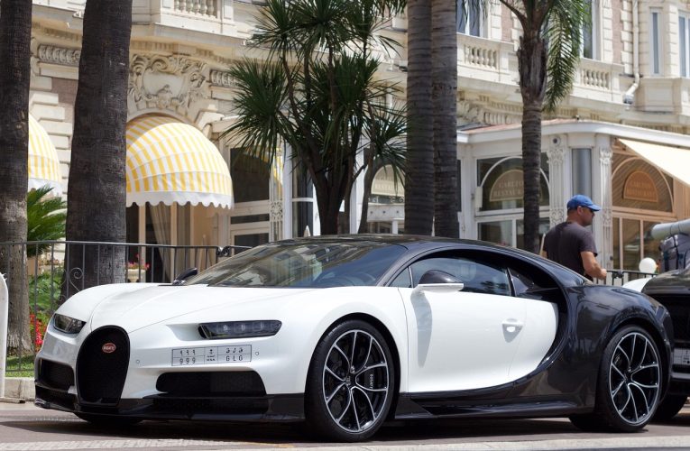 Última unidade do Bugatti Chiron é vendida por valor milionário