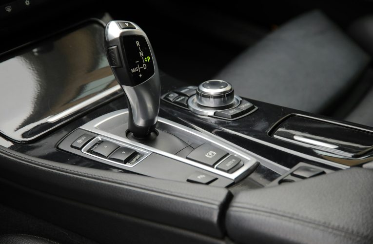 O Cenário dos Automáticos no Brasil e a Resistência do Câmbio Manual